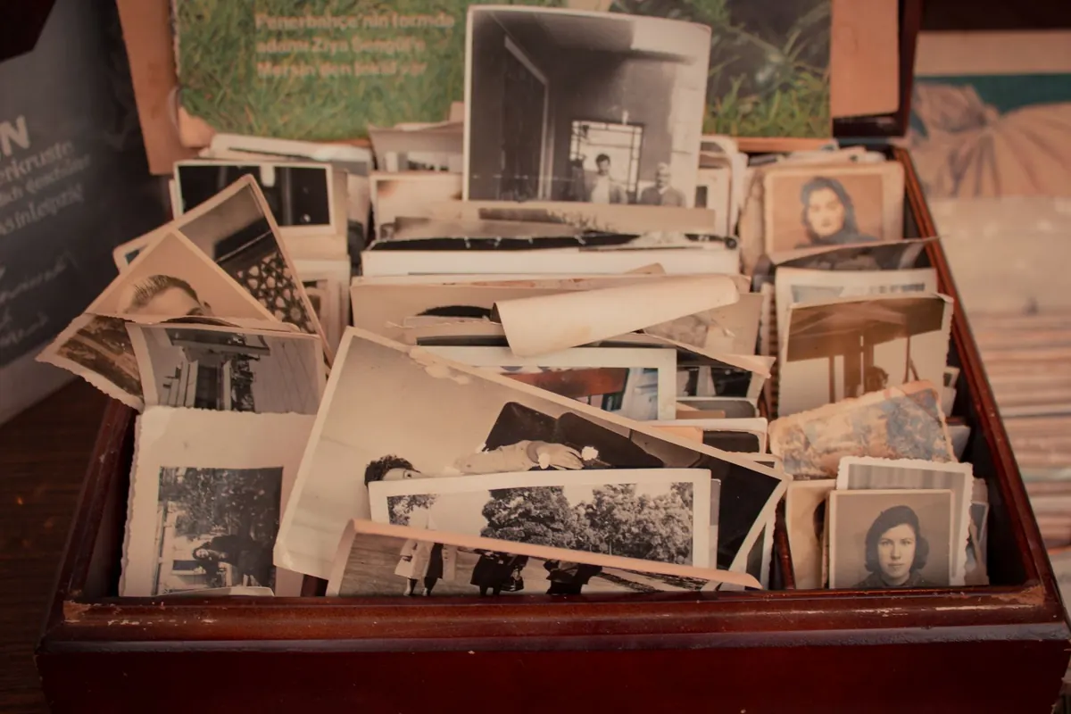 The Printed Photo Sorting Checklist: From Shoebox to Album